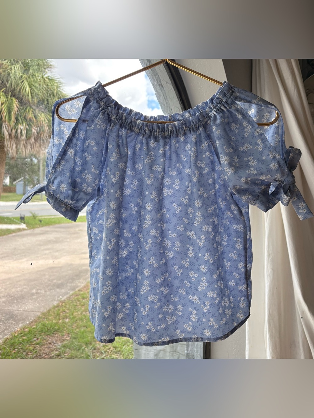 Amy Byer Blue Floral Off-Shoulder Tie-Sleeve Top Size L (14)